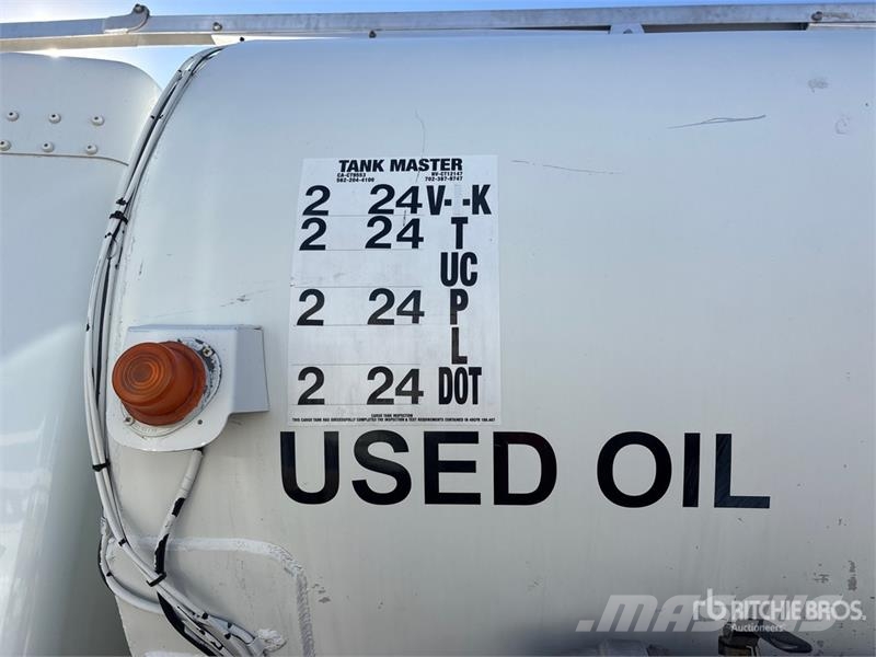 Kenworth T300 6x4 Fuel Truck タンカートラック