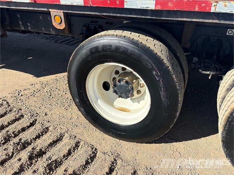 Kenworth T370 Flatbed / Dropside trucks
