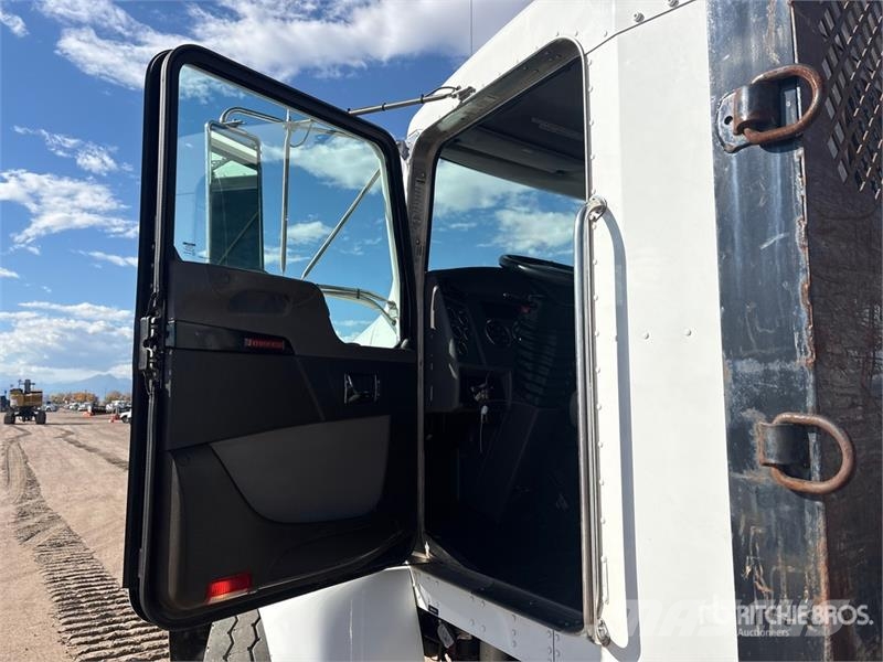 Kenworth T370 Flatbed / Dropside trucks