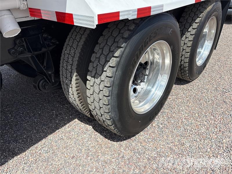 Kenworth T370 Veepaagiga autod