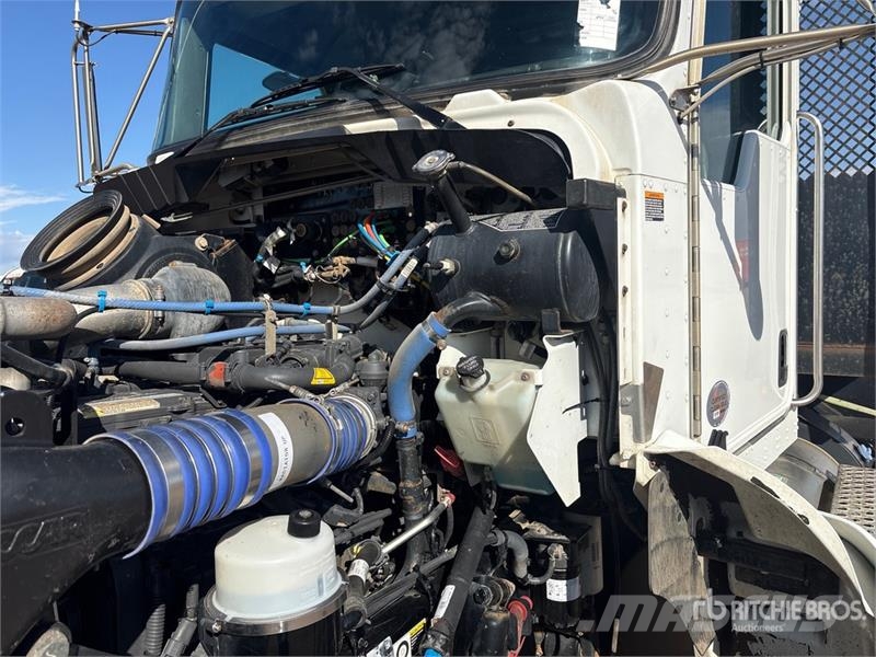 Kenworth T370 Flatbed / Dropside trucks