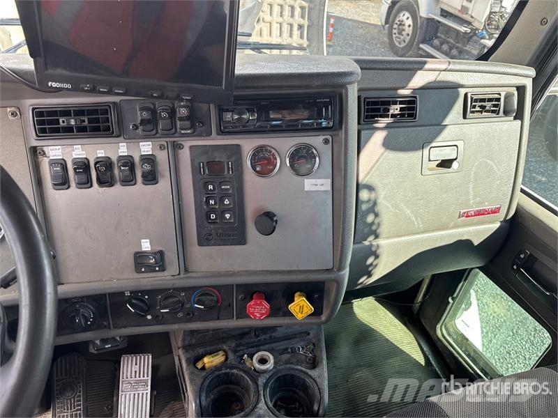 Kenworth T370 4x2 S/A Dump Truck Pašizgāzējs