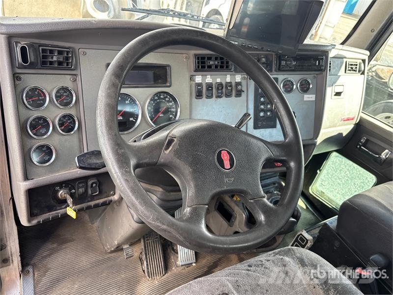 Kenworth T370 4x2 S/A Dump Truck Pašizgāzējs
