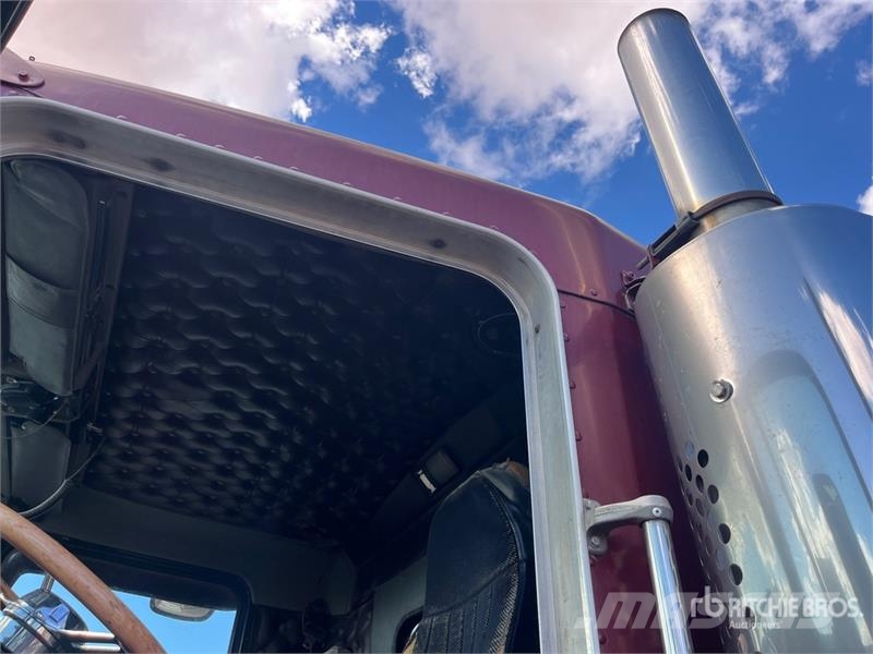 Kenworth T600 Pašizgāzējs