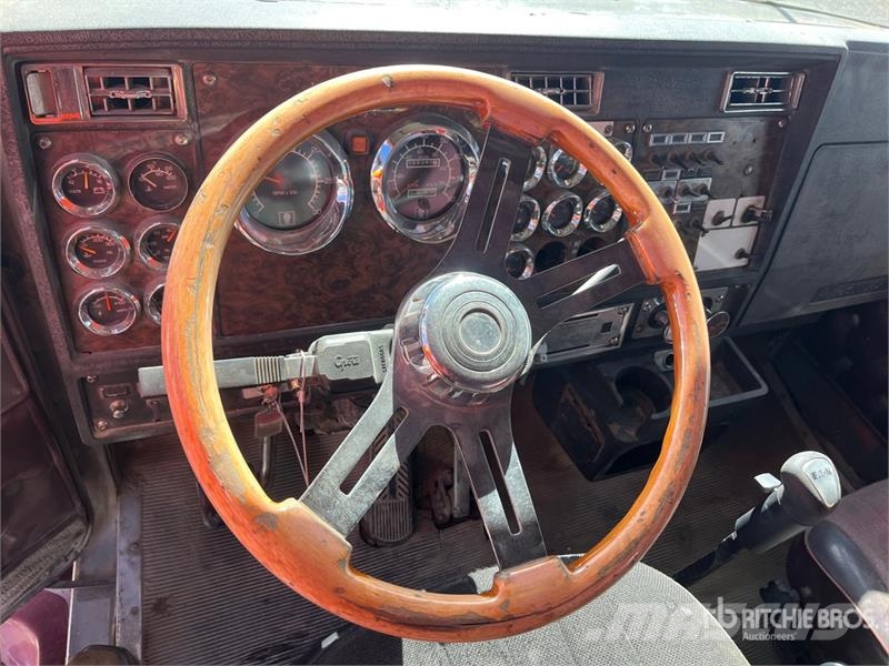 Kenworth T600 Pašizgāzējs