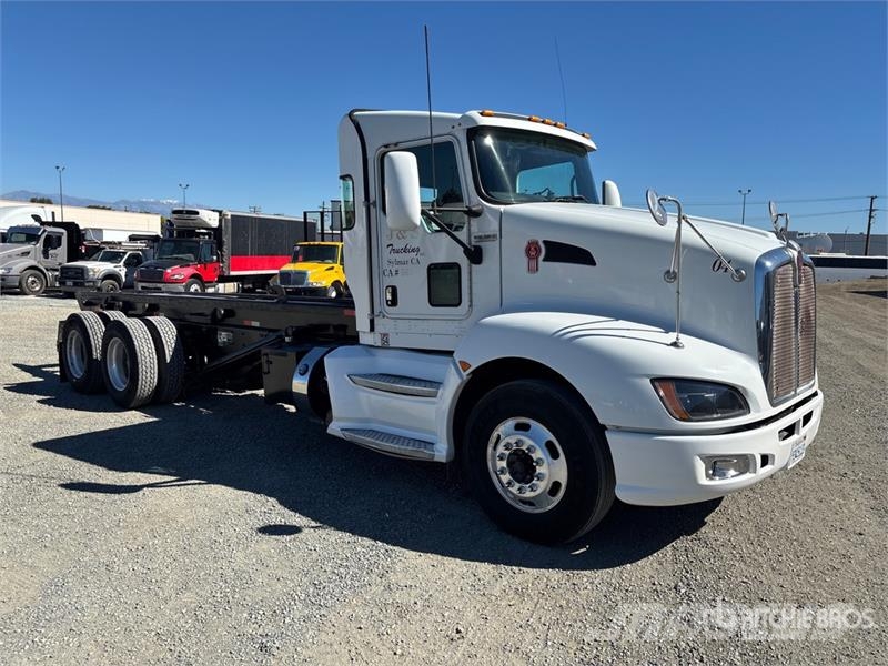 Kenworth T660 6x4 Roll-Off Truck Kravas automašinas konteineru vedeji