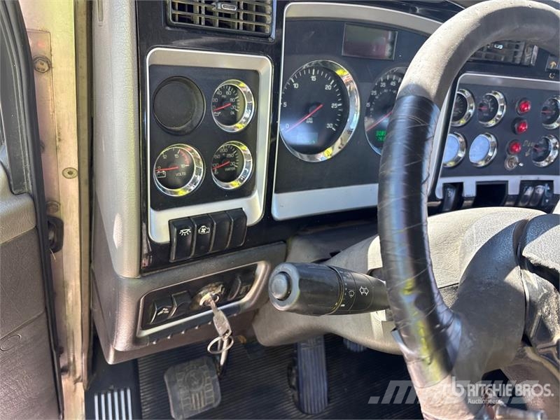 Kenworth T660 6x4 Roll-Off Truck Kravas automašinas konteineru vedeji
