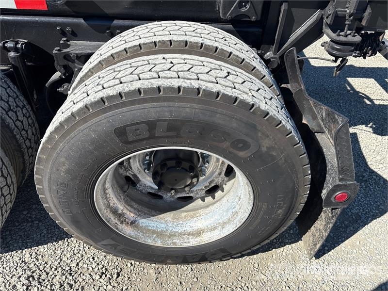 Kenworth T660 6x4 Roll-Off Truck Kravas automašinas konteineru vedeji