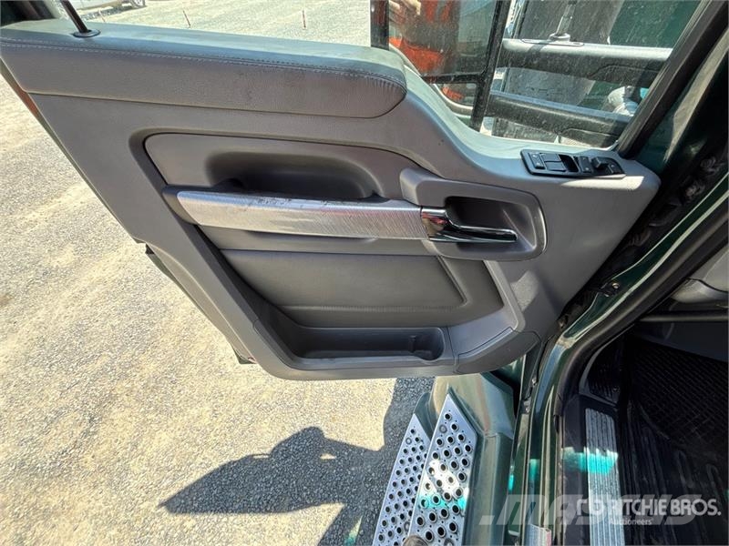 Kenworth T680 Tractor Units