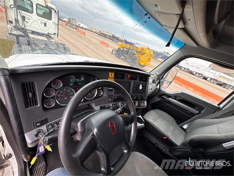 Kenworth T680 Vetopöytäautot