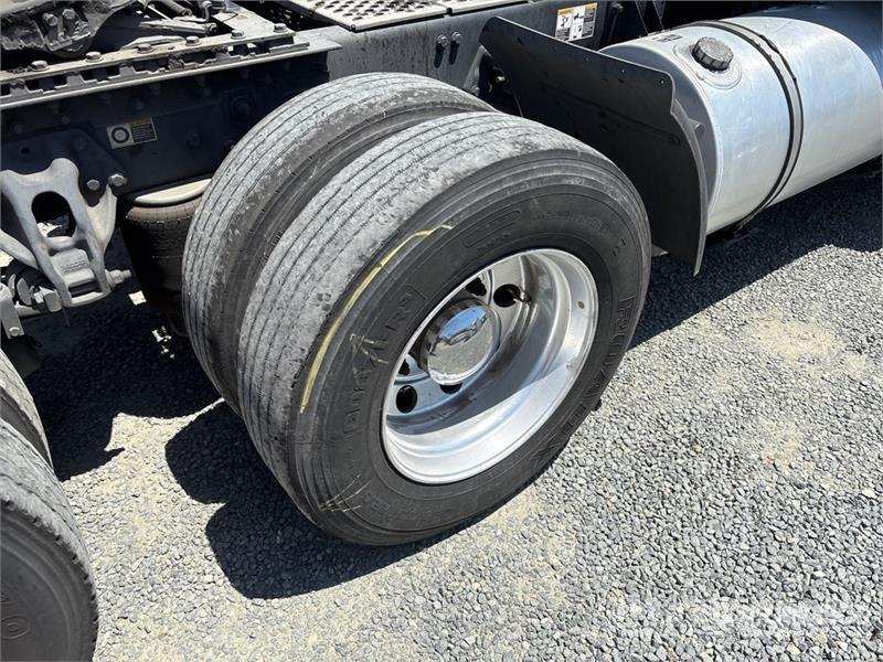 Kenworth T680 Tractor Units