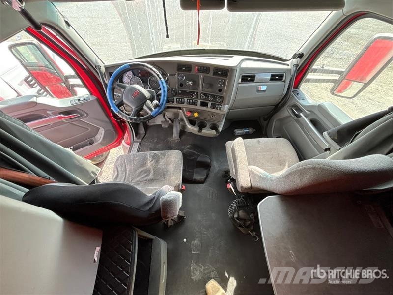 Kenworth T680 Vetopöytäautot