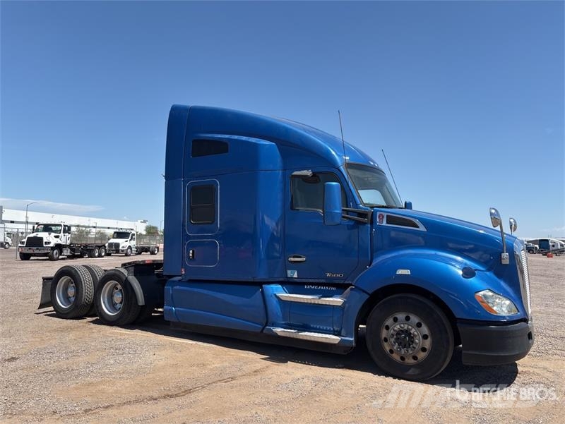 Kenworth T680 Vetopöytäautot