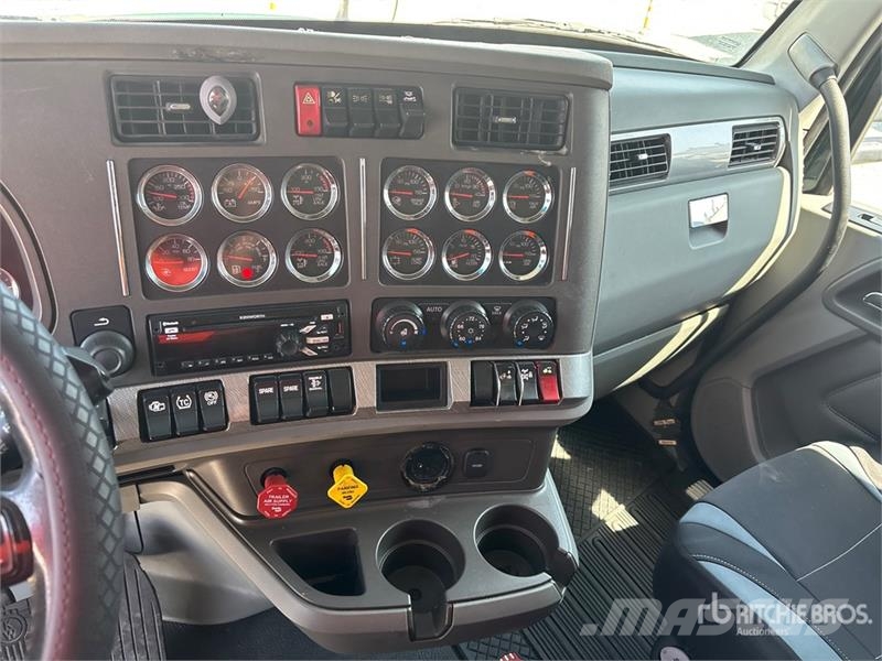 Kenworth T680 Autotractoare