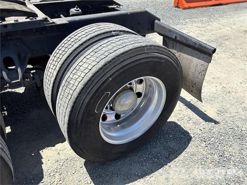 Kenworth T680 Tractor Units