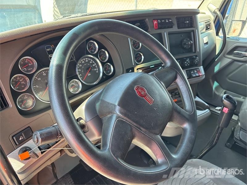 Kenworth T680 Vetopöytäautot