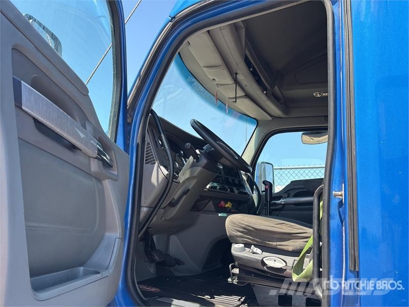 Kenworth T680 Vetopöytäautot