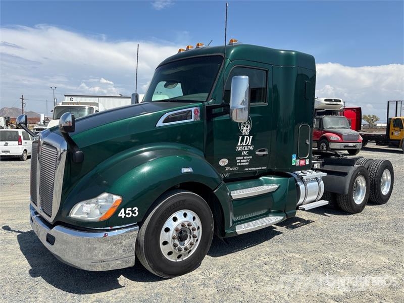 Kenworth T680 Autotractoare