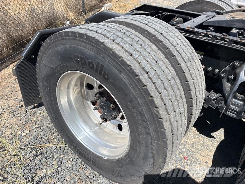 Kenworth T680 Седельные тягачи