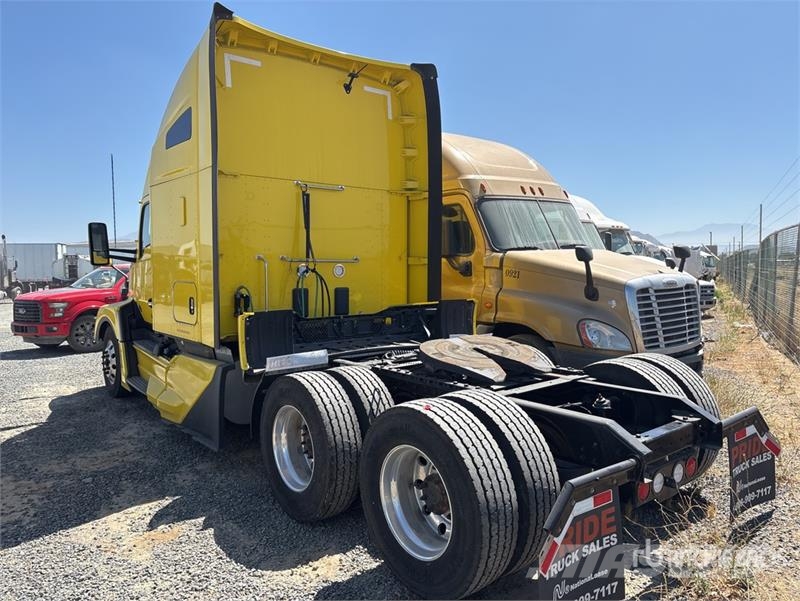 Kenworth T680 Седельные тягачи