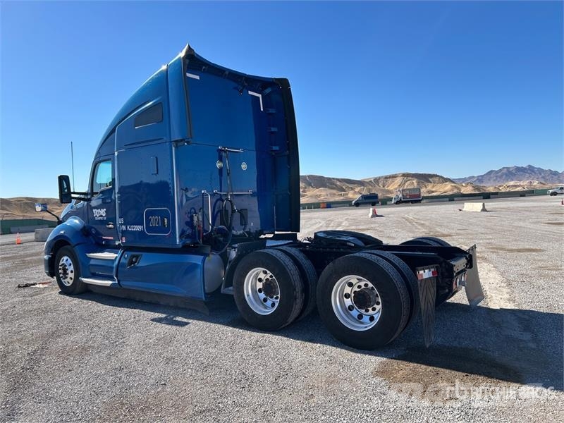 Kenworth T680 Tractor Units