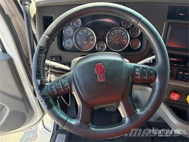 Kenworth T680 Autotractoare