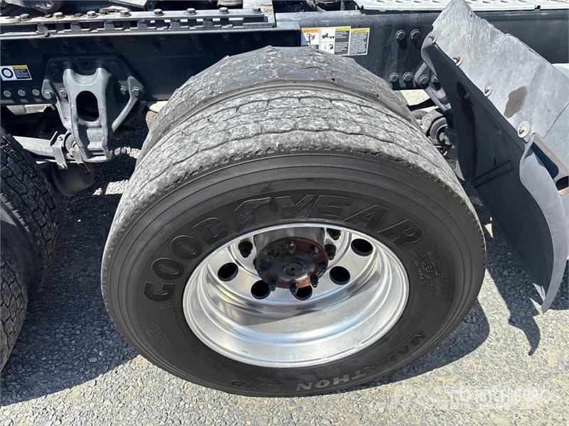 Kenworth T680 Autotractoare