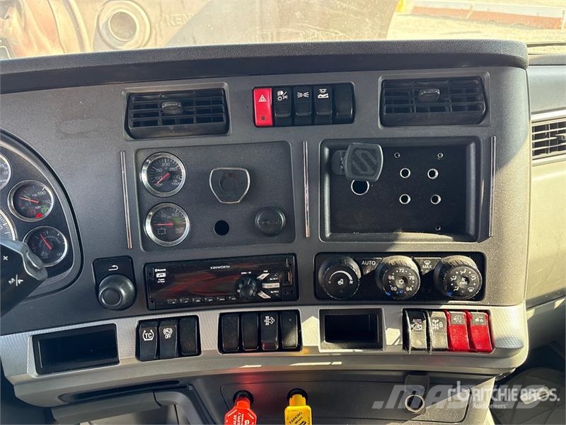 Kenworth T680 Vetopöytäautot