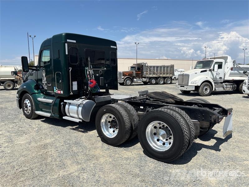 Kenworth T680 Autotractoare
