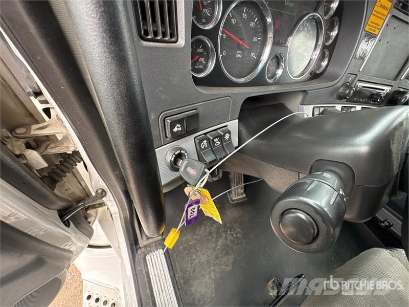 Kenworth T680 Vetopöytäautot