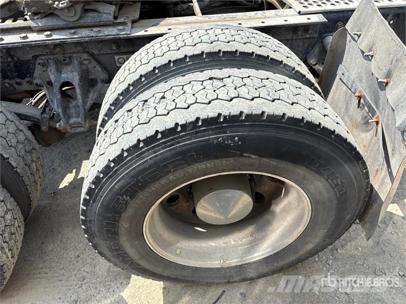 Kenworth T680 Vetopöytäautot