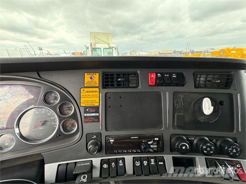 Kenworth T680 Vetopöytäautot