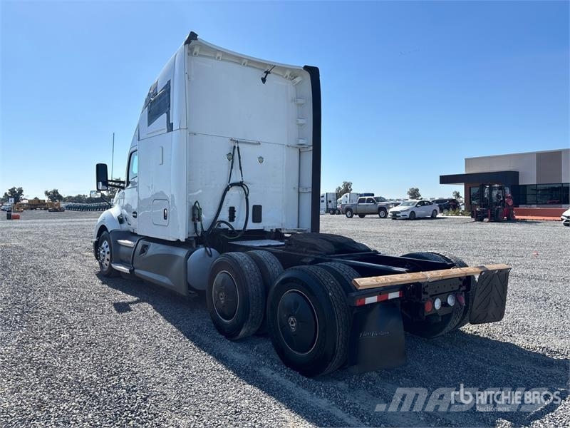Kenworth T680 Vetopöytäautot