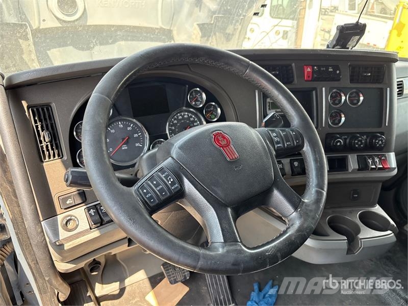 Kenworth T680 Vetopöytäautot