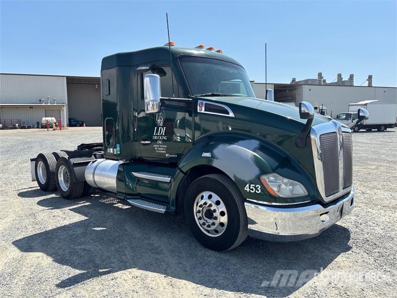 Kenworth T680 Autotractoare