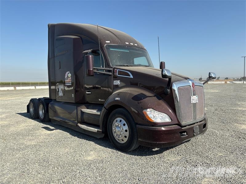 Kenworth T680 Vetopöytäautot