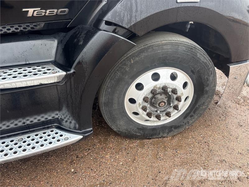 Kenworth T680 Trekkers