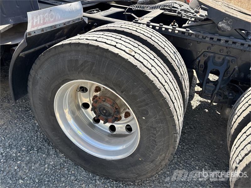 Kenworth T680 Седельные тягачи
