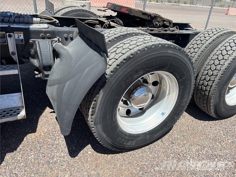 Kenworth T680 Vetopöytäautot