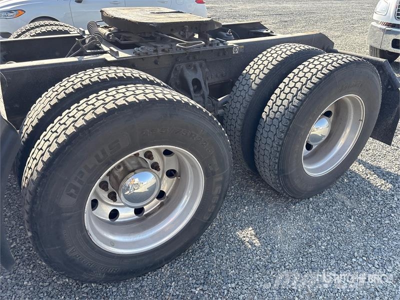 Kenworth T680 Vetopöytäautot