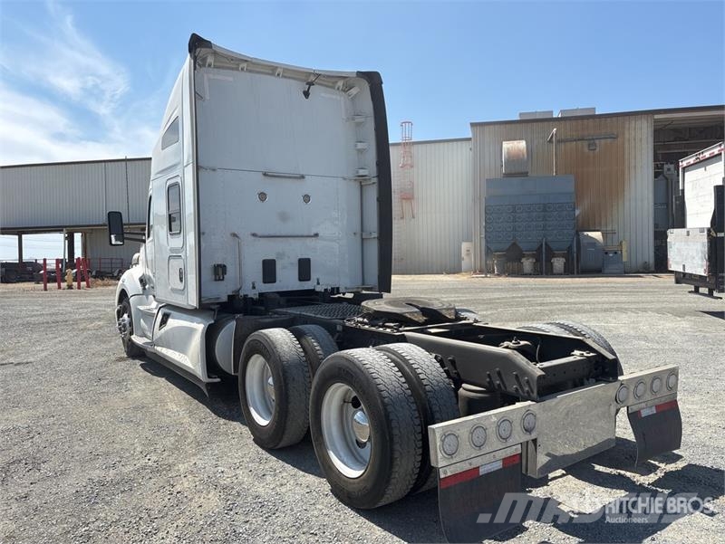 Kenworth T680 Autotractoare