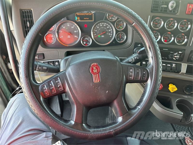 Kenworth T680 Autotractoare