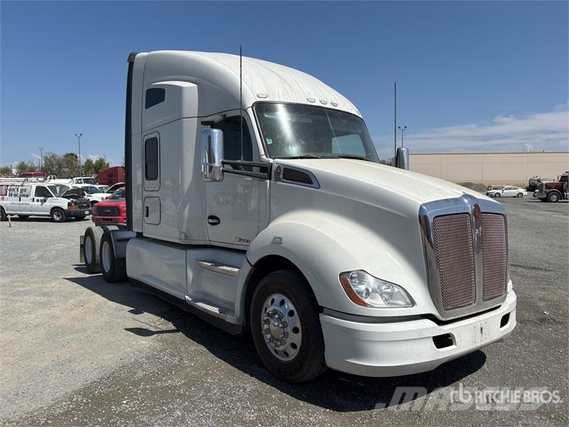 Kenworth T680 Autotractoare