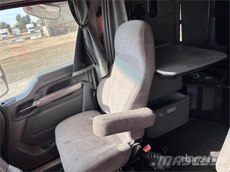 Kenworth T680 Vetopöytäautot