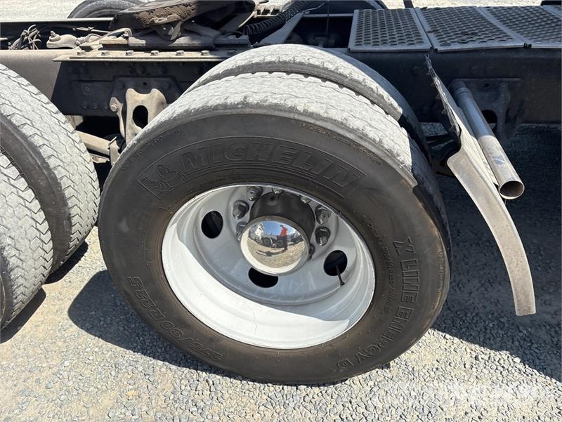 Kenworth T680 Autotractoare