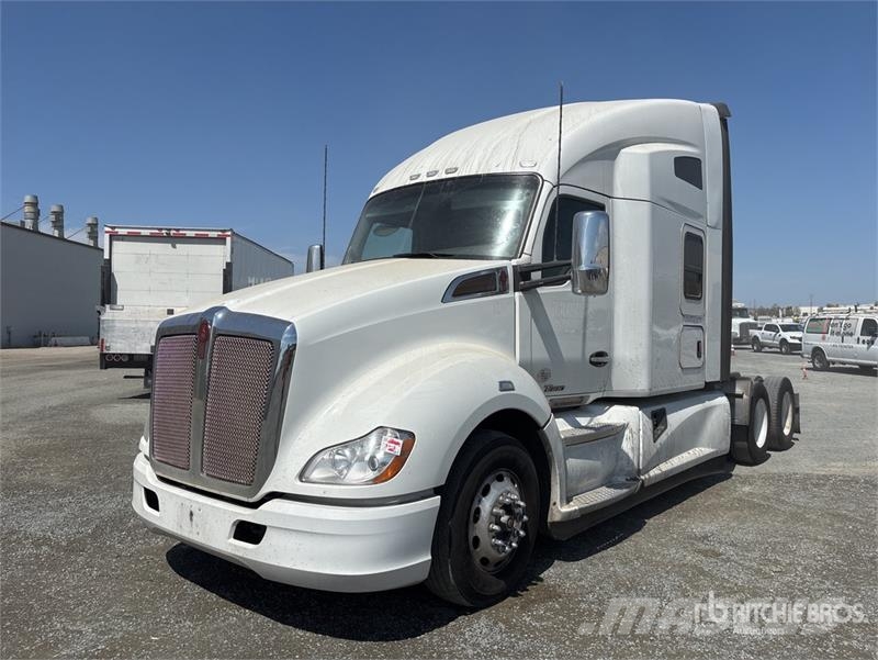 Kenworth T680 Autotractoare