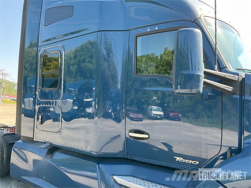 Kenworth T680 Prime Movers