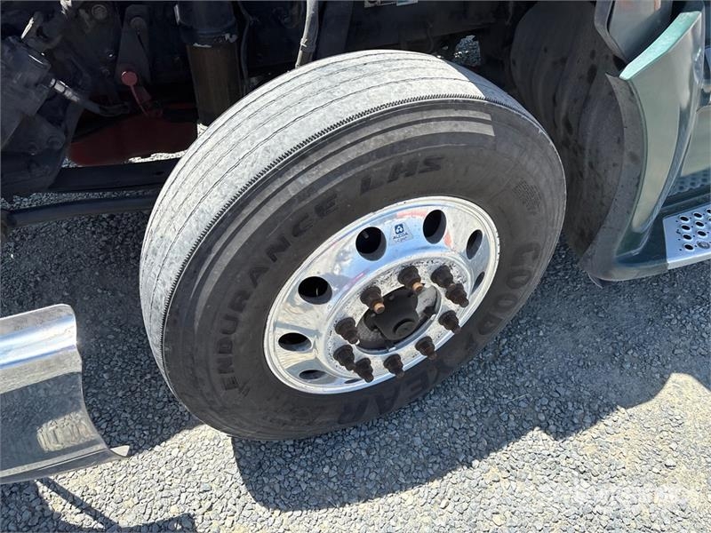 Kenworth T680 Tractor Units