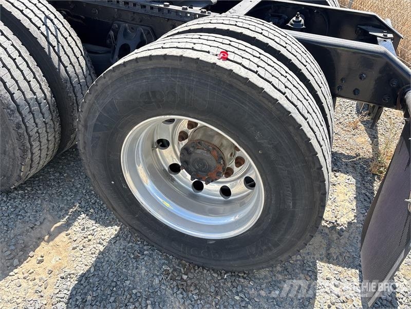 Kenworth T680 Седельные тягачи