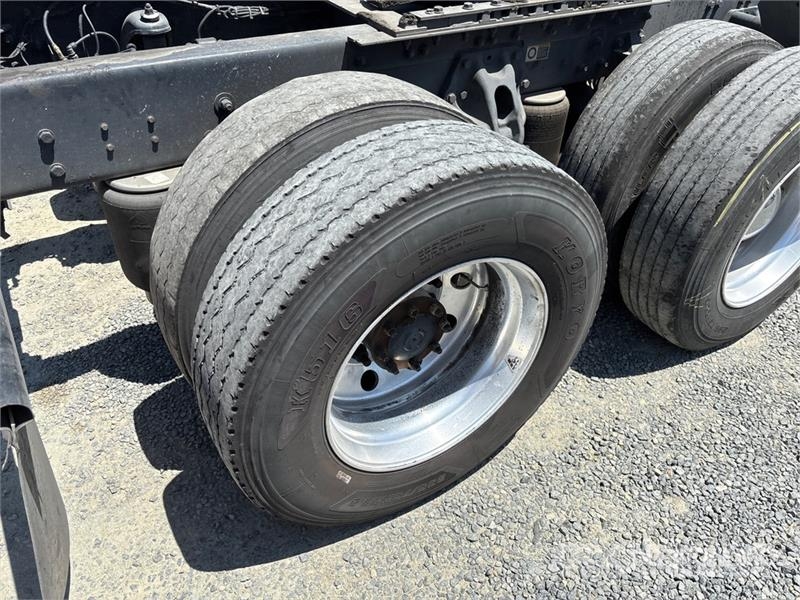 Kenworth T680 Tractor Units